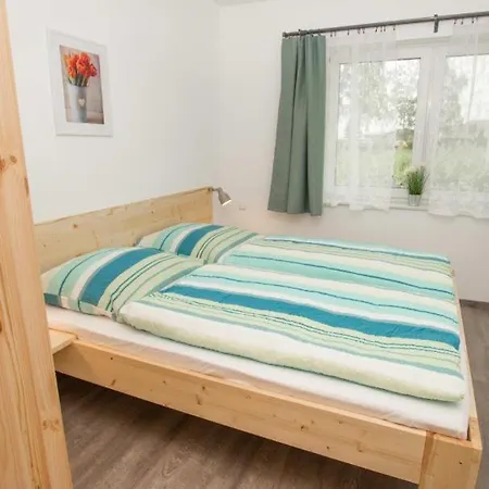 Reihenhaus, 85 Qm, 3 Schlafzimmer Ferienhaus Neu Gaarz