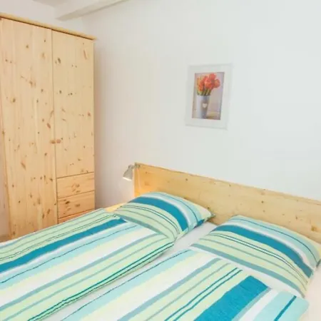 Reihenhaus, 85 Qm, 3 Schlafzimmer Ferienhaus Neu Gaarz